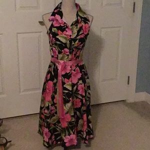 Ladies 11/12 black & pink floral flattering dress
